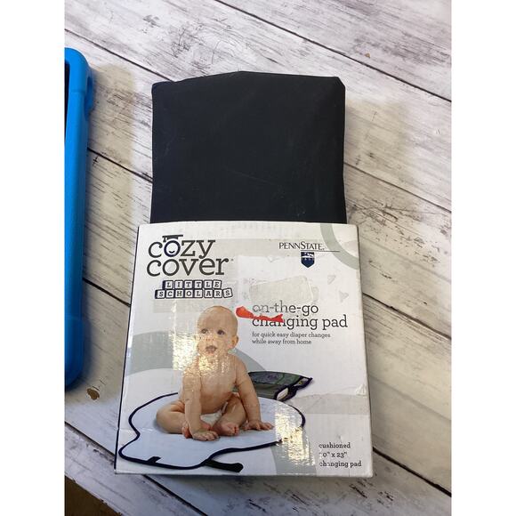 Penn State Cozy Cover on-the-go Changing Pad Cushioned 20" x 23" with Pockets - Picture 1 of 1